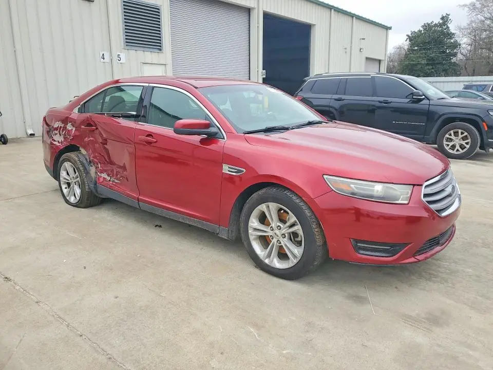 2015 FORD TAURUS SEL  