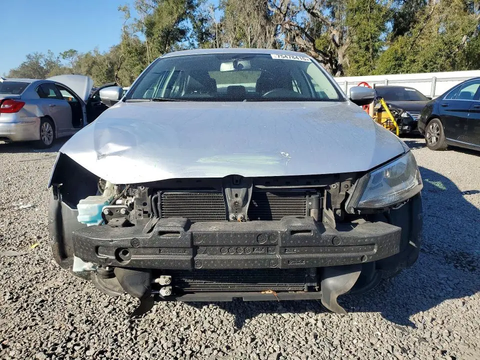 2014 VOLKSWAGEN JETTA SE  