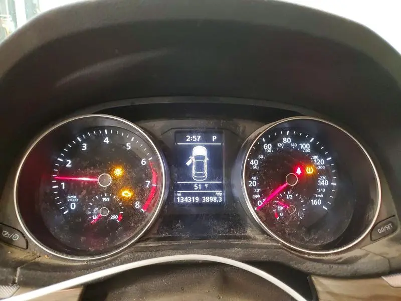 2016 VOLKSWAGEN PASSAT SE  