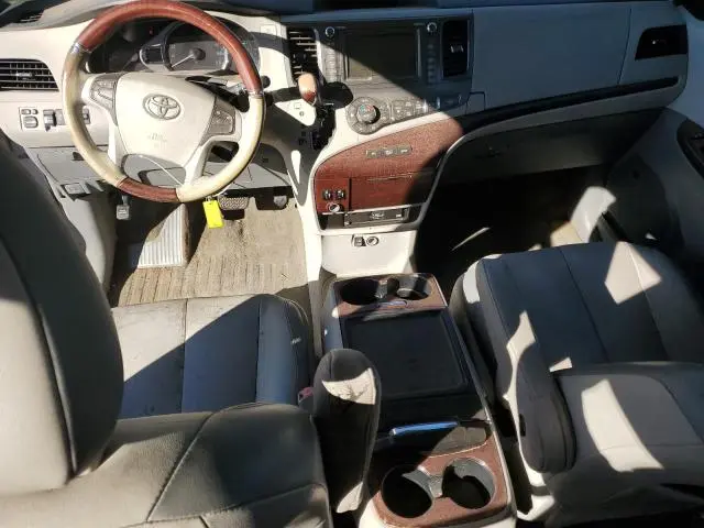 2012 TOYOTA SIENNA XLE