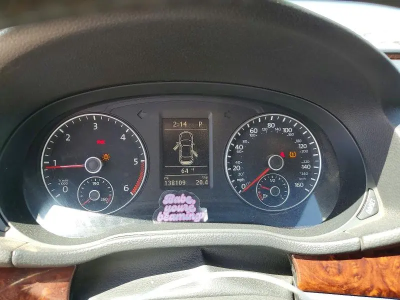 2013 VOLKSWAGEN PASSAT   