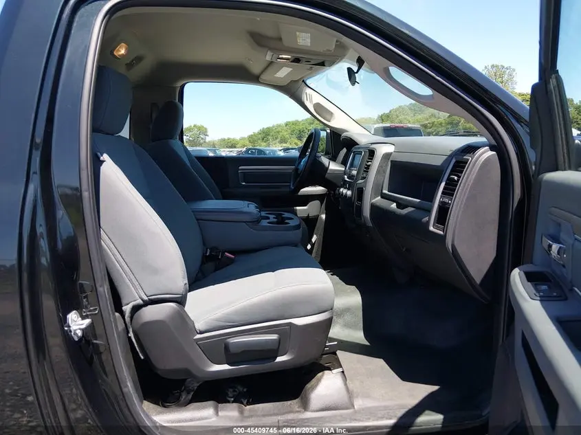 2017 RAM 1500 TRADESMAN  4X4 8' BOX