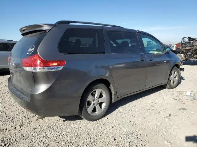 2011 TOYOTA SIENNA LE  