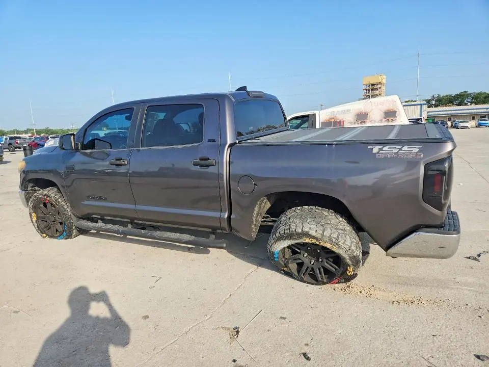 2020 TOYOTA TUNDRA CREWMAX SR5  