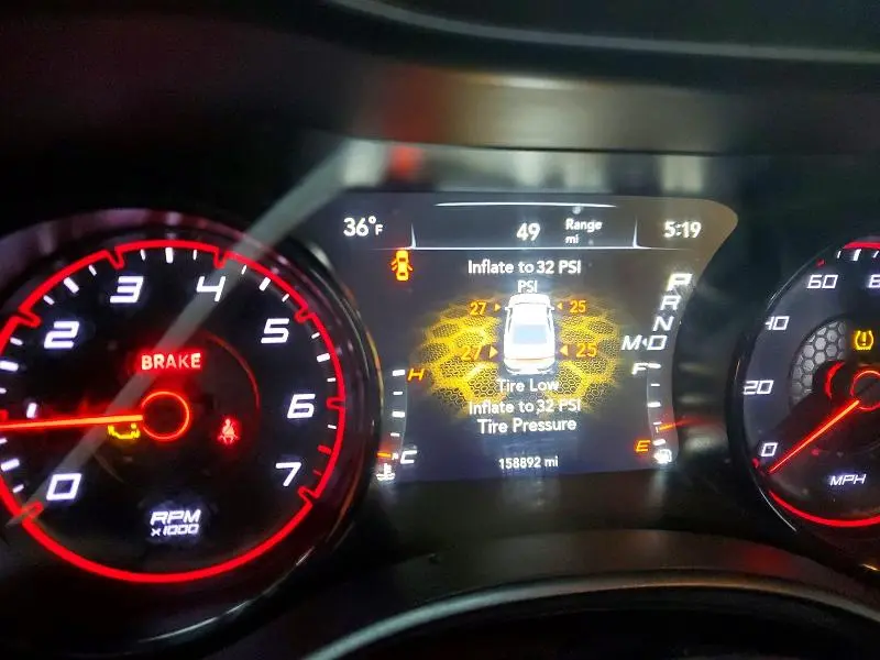 2017 DODGE CHARGER SE  