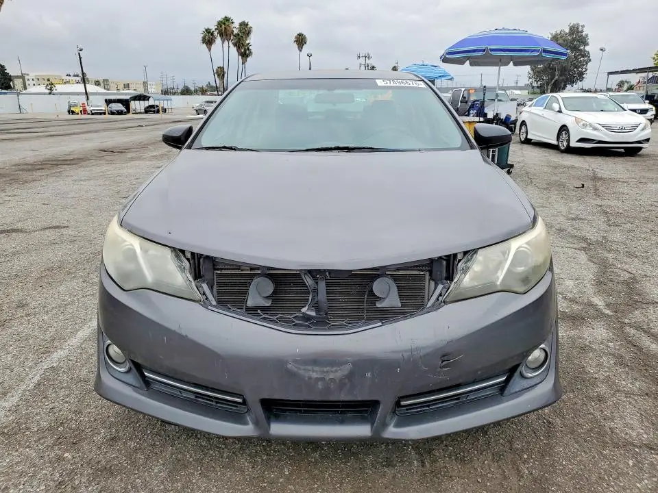 2014 TOYOTA CAMRY SE  