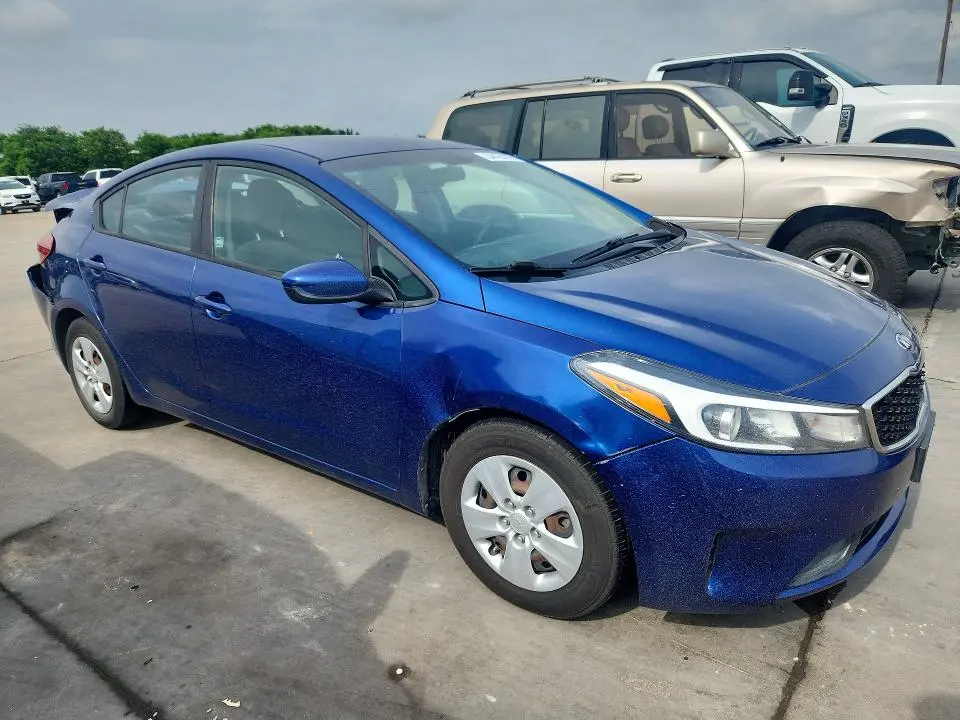 2018 KIA FORTE LX  