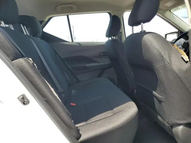 2024 NISSAN KICKS S  