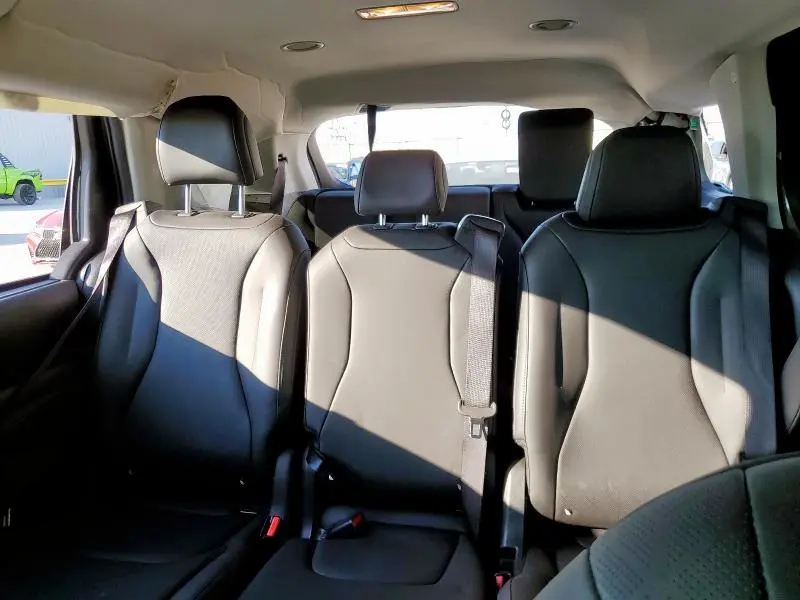 2025 KIA CARNIVAL EX  