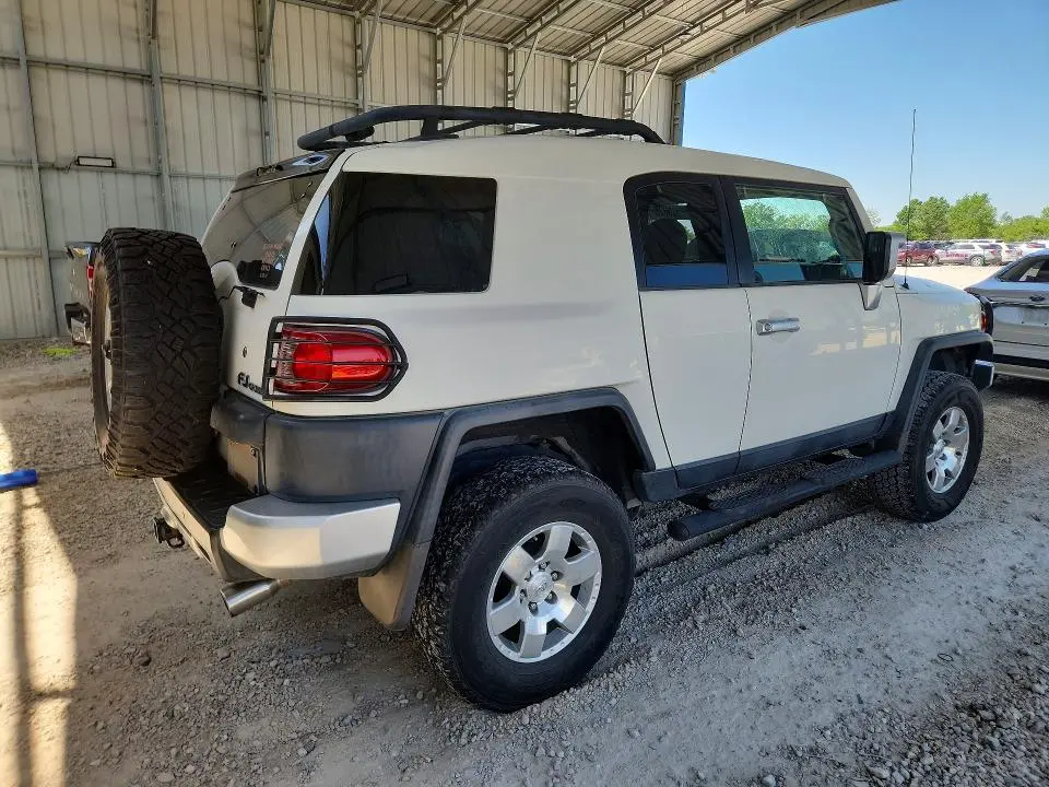 2010 TOYOTA FJ CRUISER BASE  
