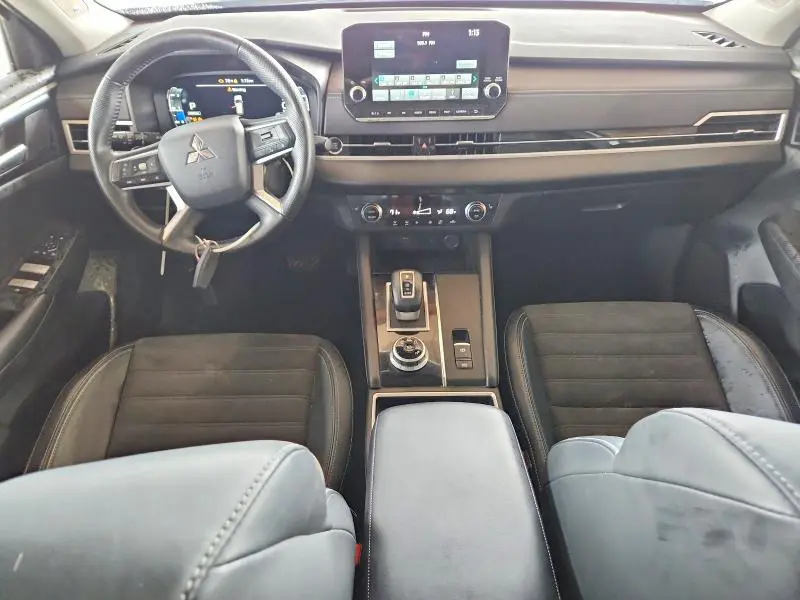 2024 MITSUBISHI OUTLANDER SE  
