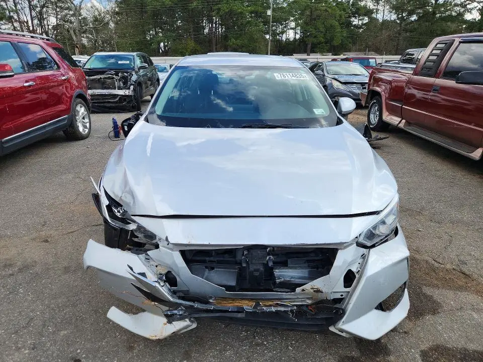 2022 NISSAN SENTRA SV  