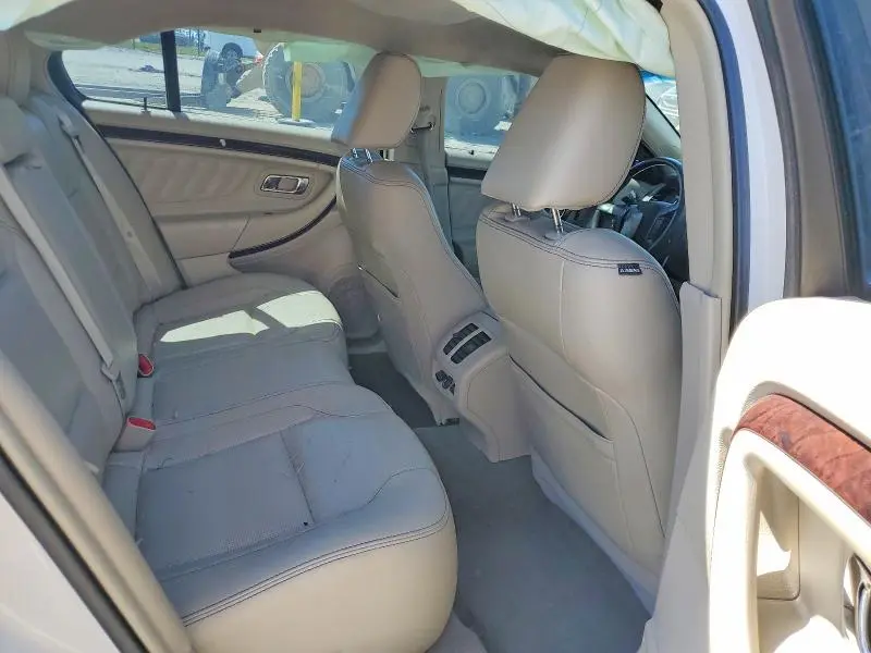 2010 FORD TAURUS LIMITED  