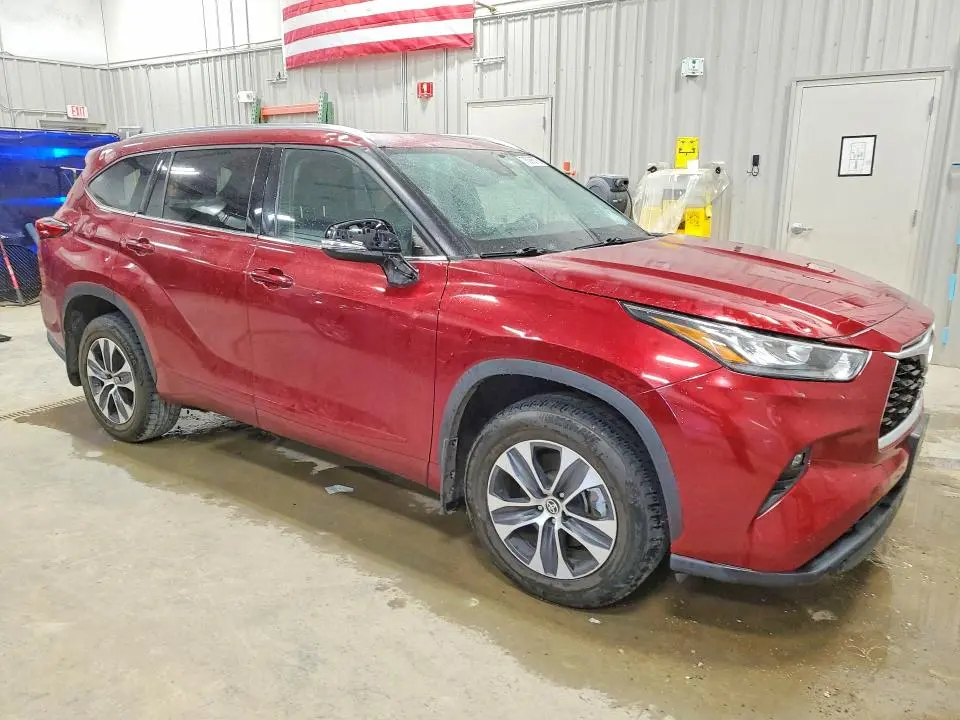 2020 TOYOTA HIGHLANDER XLE  