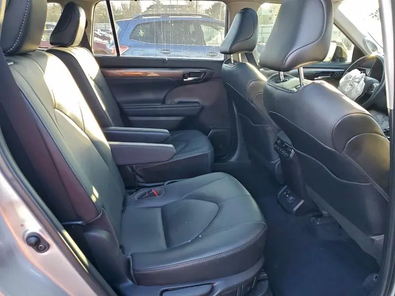 2021 TOYOTA HIGHLANDER HYBRID PLATINUM  