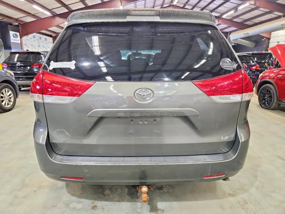 2011 TOYOTA SIENNA LE  