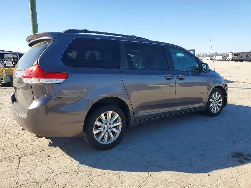 2011 TOYOTA SIENNA XLE 7-PASSENGER  