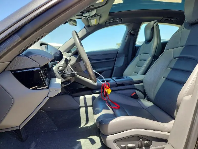 2021 PORSCHE TAYCAN   