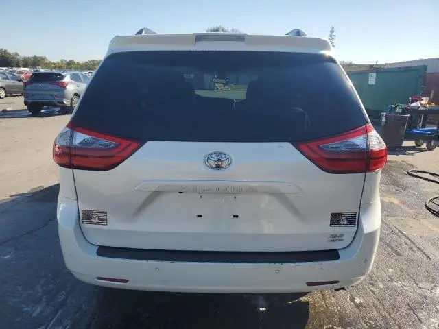 2020 TOYOTA SIENNA XLE 7-PASSENGER  