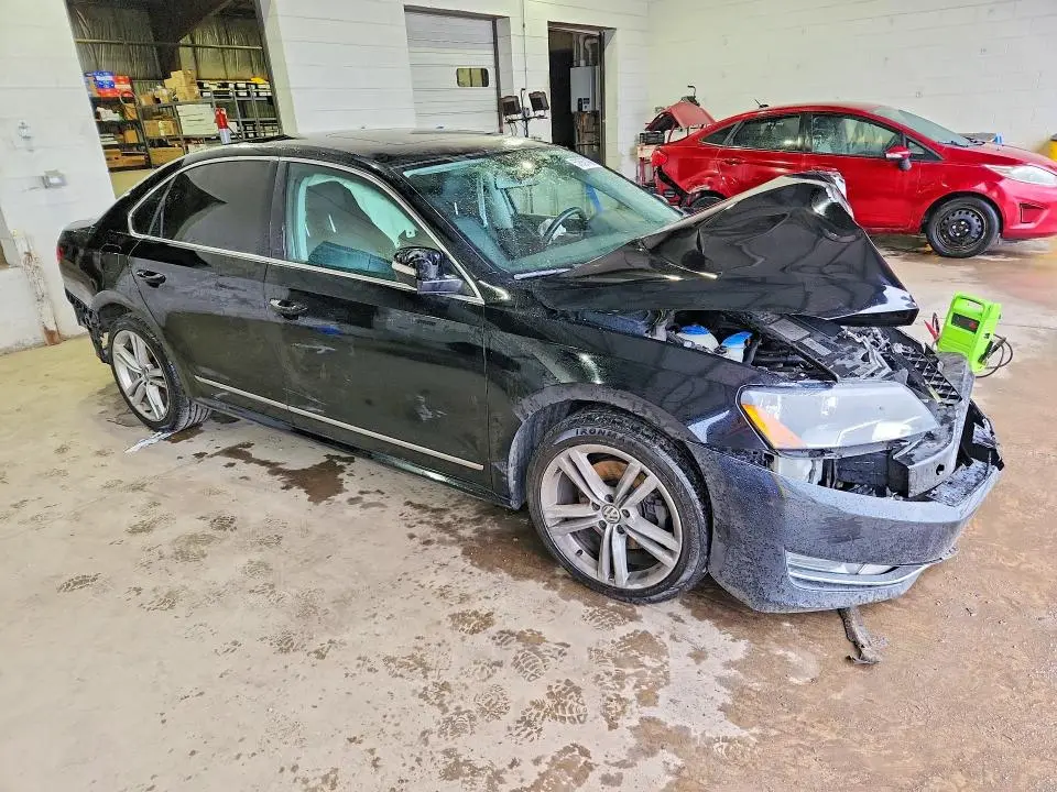 2015 VOLKSWAGEN PASSAT SE  