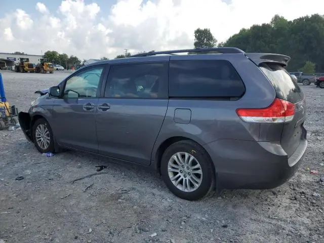 2011 TOYOTA SIENNA XLE  