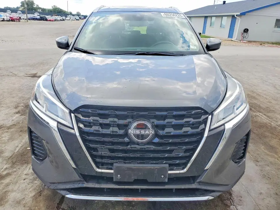 2023 NISSAN KICKS SV  