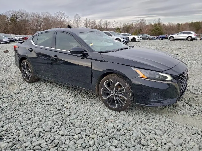 2025 NISSAN ALTIMA SR  