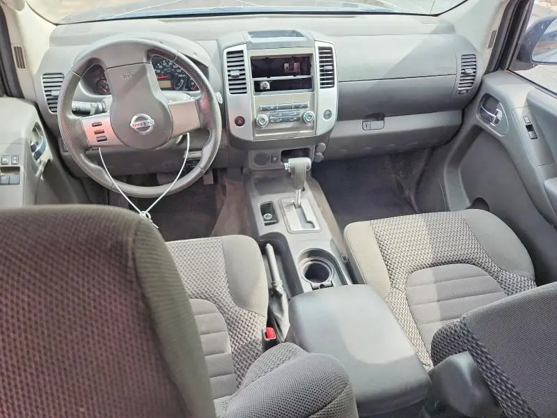 2011 NISSAN FRONTIER SV V6  