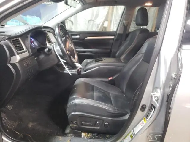 2019 TOYOTA HIGHLANDER SE  