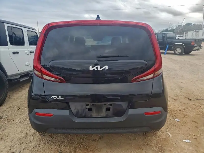 2022 KIA SOUL LX  
