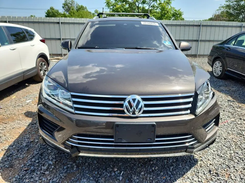 2016 VOLKSWAGEN TOUAREG SPORT  