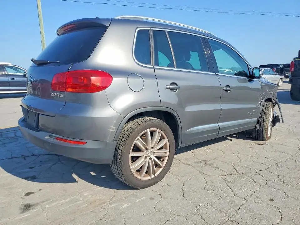 2015 VOLKSWAGEN TIGUAN S  