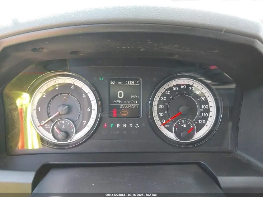 2020 RAM 1500 CLASSIC SLT  4X2 6'4 BOX