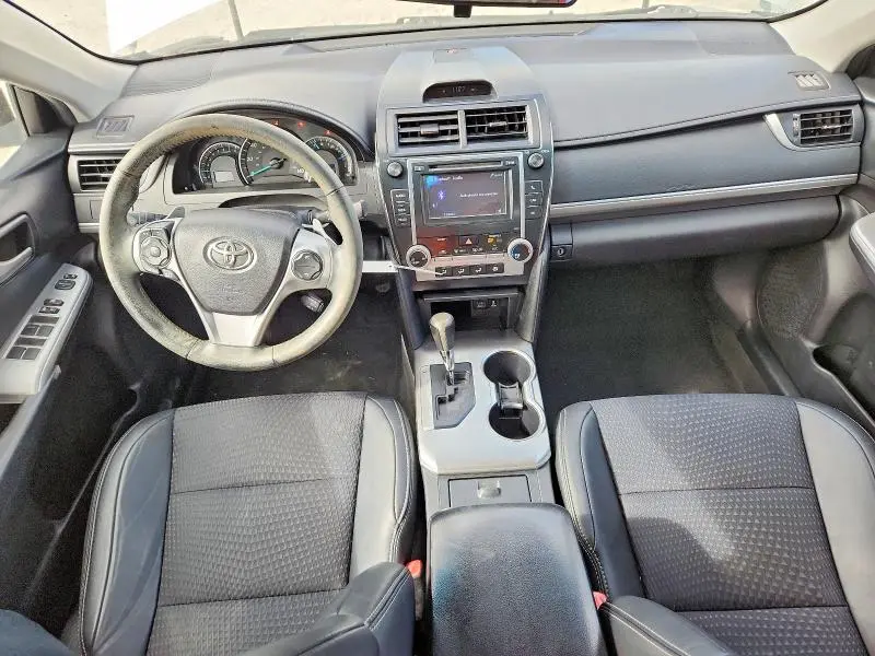 2014 TOYOTA CAMRY SE  
