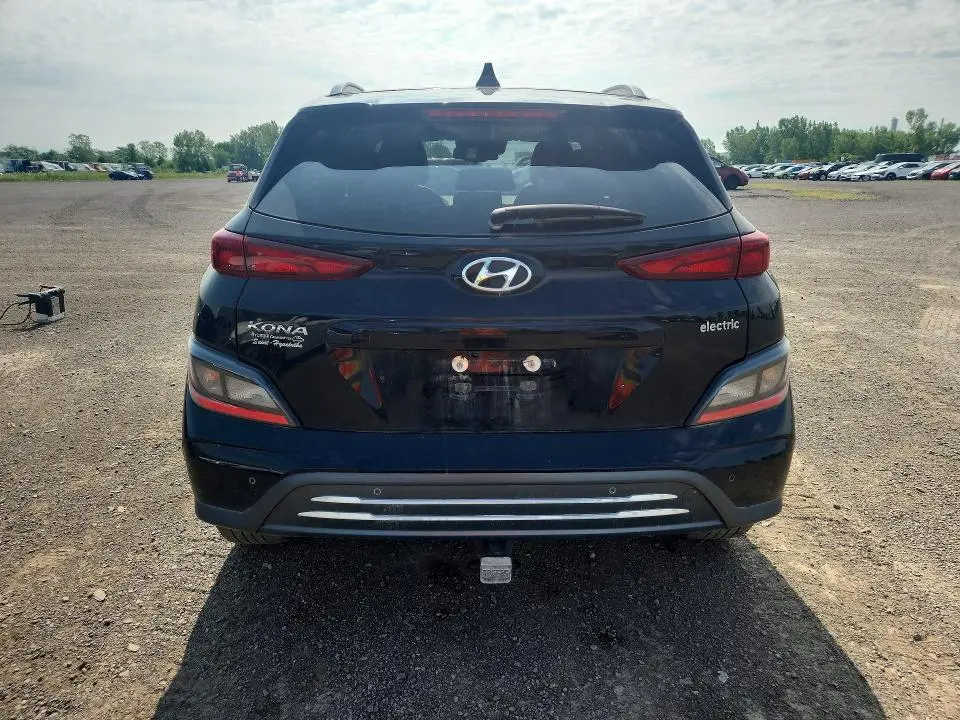 2023 HYUNDAI KONA SE  