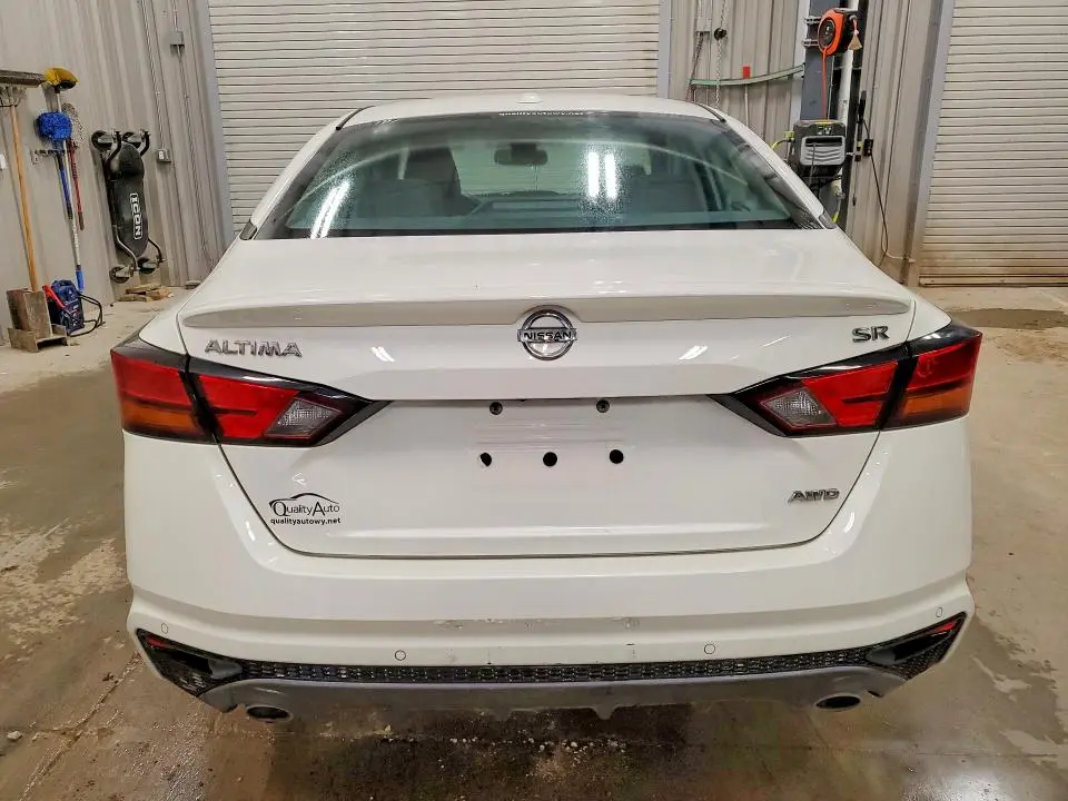 2021 NISSAN ALTIMA SR  