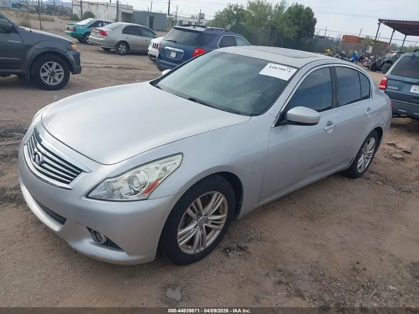 2015 INFINITI Q40  