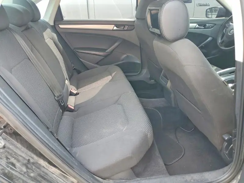 2013 VOLKSWAGEN PASSAT S  