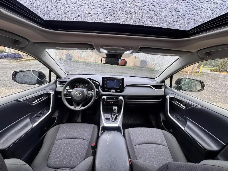 2019 TOYOTA RAV4 XLE  