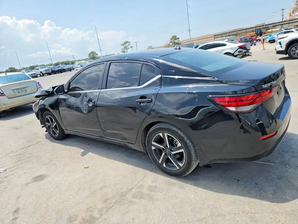 2025 NISSAN SENTRA SV  