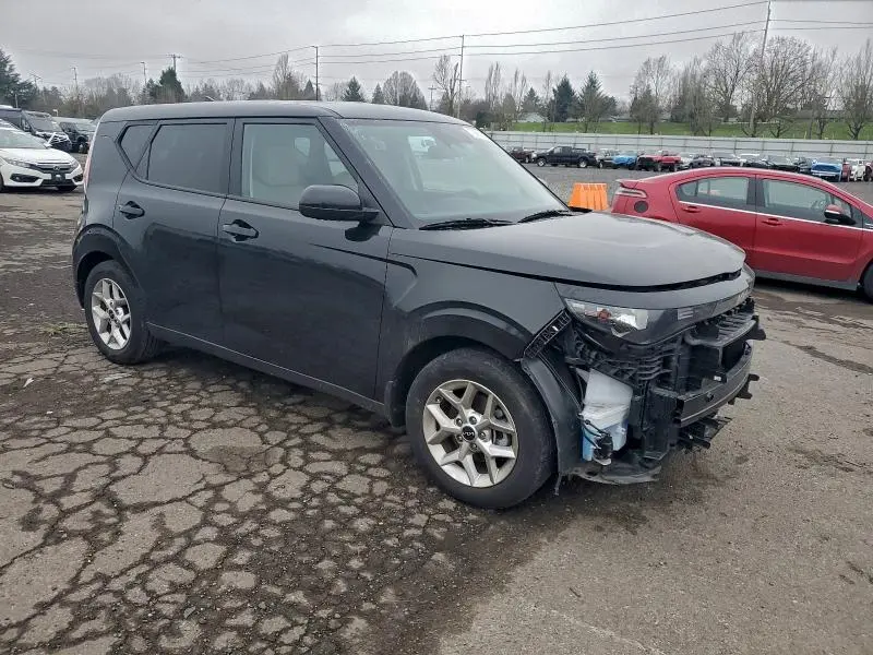 2023 KIA SOUL LX  
