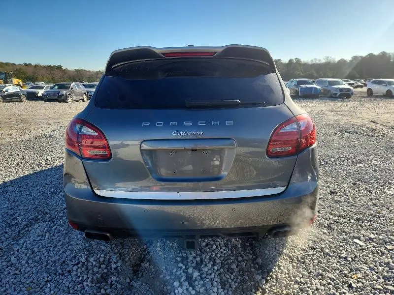 2014 PORSCHE CAYENNE   