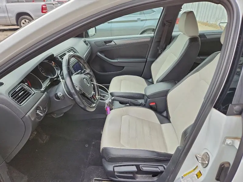 2016 VOLKSWAGEN JETTA SPORT  