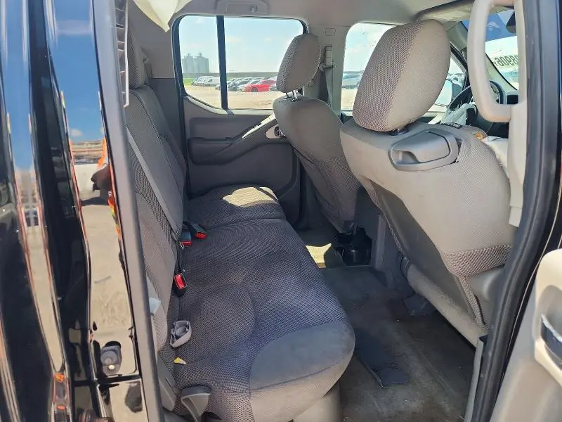 2014 NISSAN FRONTIER S  