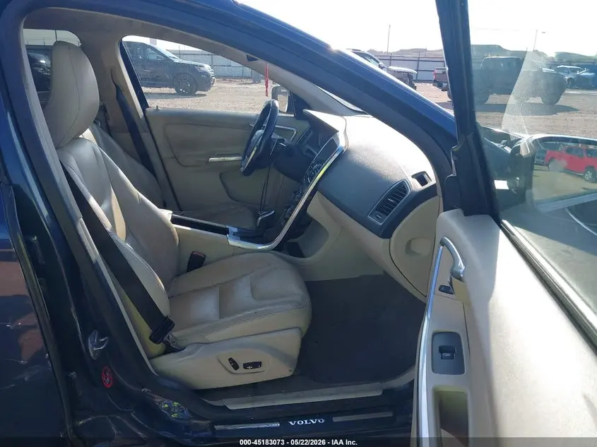 2015 VOLVO XC60 T6 PREMIER PLUS