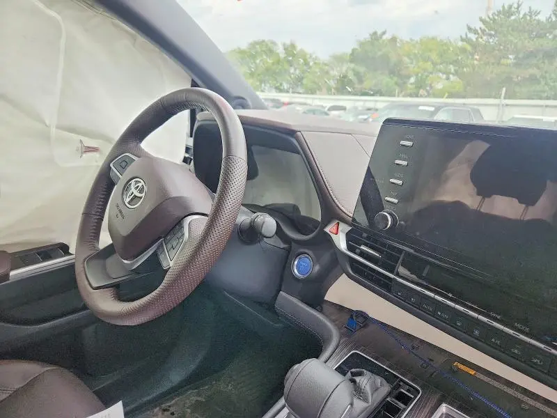 2022 TOYOTA SIENNA PLATINUM 7-PASSENGER  