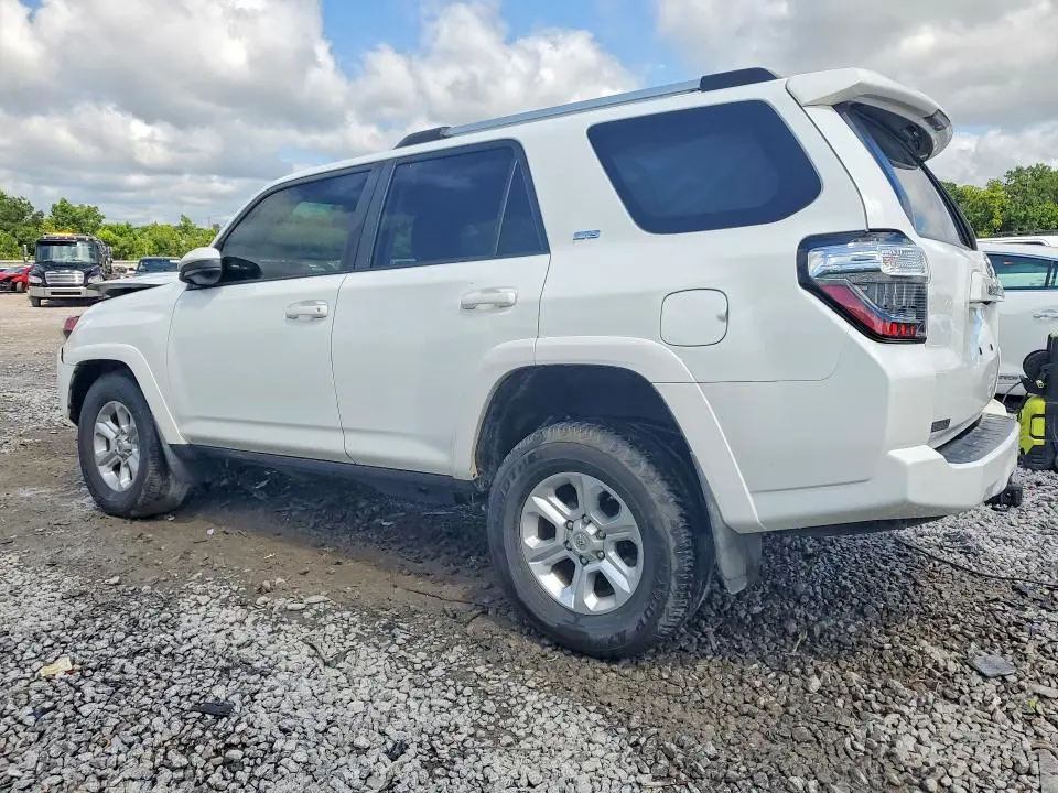 2021 TOYOTA 4RUNNER SR5  