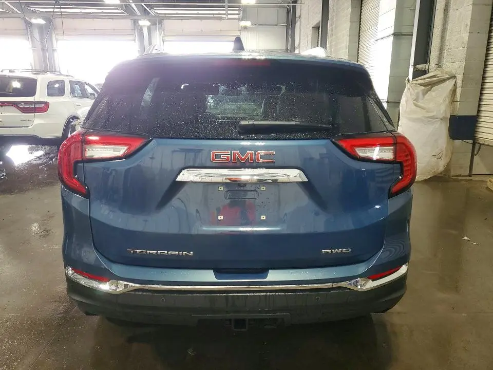 2024 GMC TERRAIN SLT  