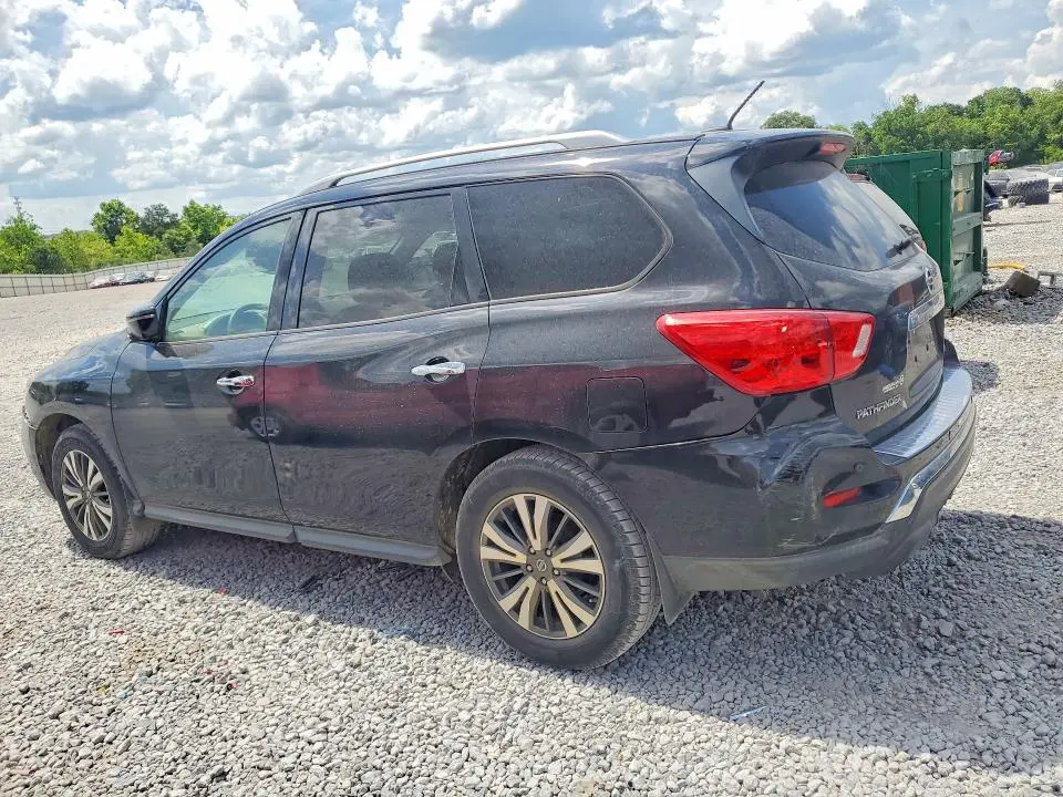 2017 NISSAN PATHFINDER SL  