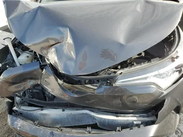 2019 TOYOTA C-HR XLE  